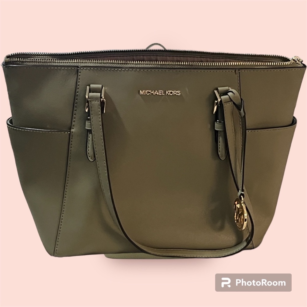 Authentic Michael kors jet set leather tote